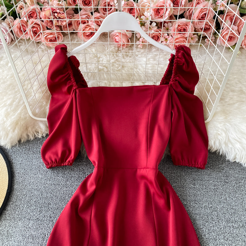 Französisches Retro-Kleid mit eckigem Ausschnitt und Blasenärmeln an der Taille 2940