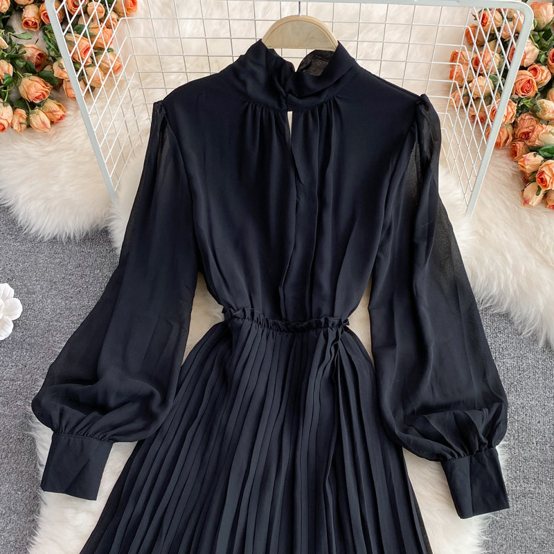 Slim waist, medium length Pleated Dress, long sleeve  2997
