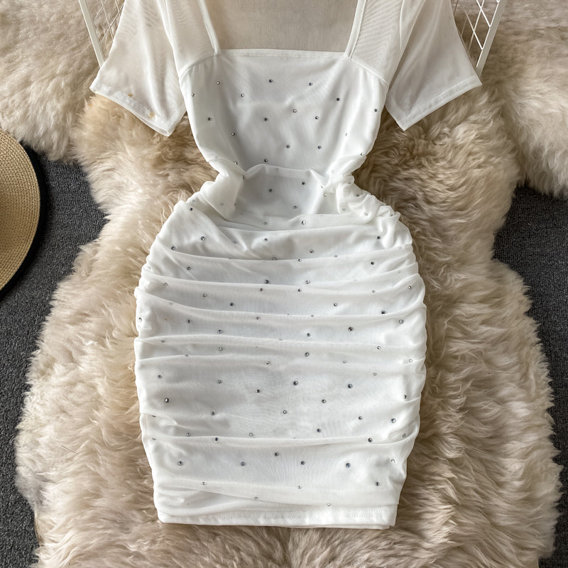 Schlankes, schlankes, plissiertes Hüftwickelkleid mit heißem Bohrer und Mesh 3304
