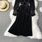 Vintage Hepburn Stil kleines schwarzes Kleid Taille geschlossenes goldenes Samtkleid 2949