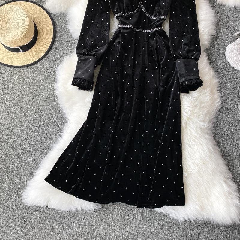 Vintage Hepburn Stil kleines schwarzes Kleid Taille geschlossenes goldenes Samtkleid 2949