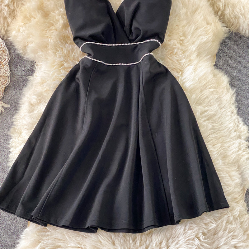 Low cut V-neck, open back, waist closed, strapless princess skirt  2784