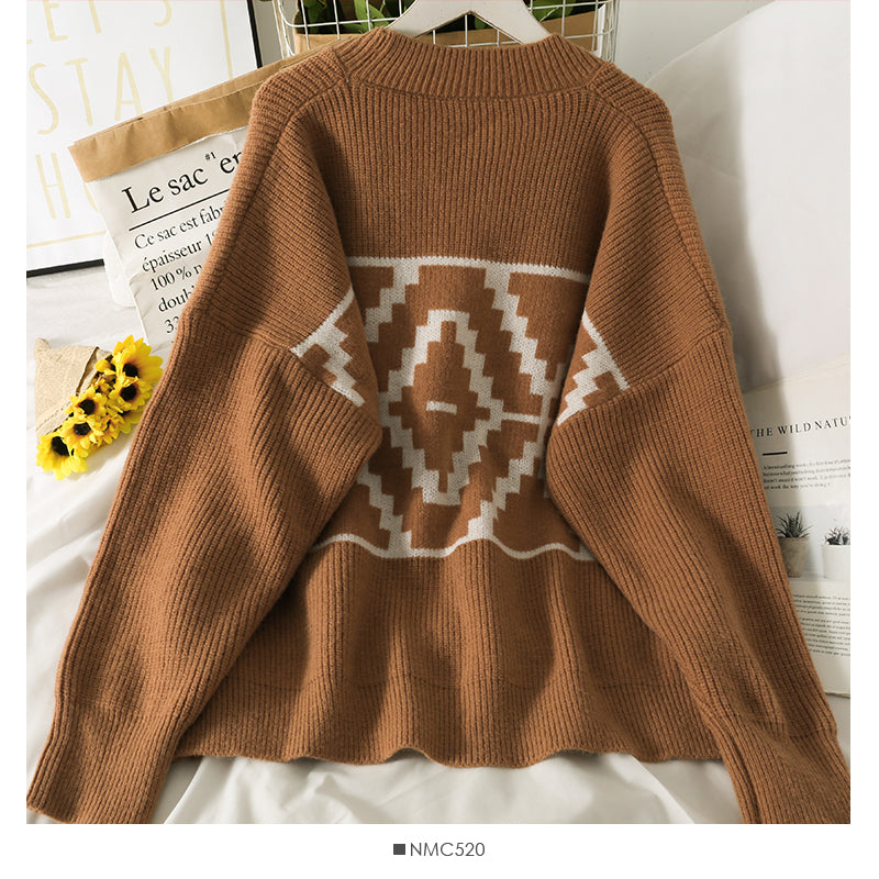 New loose and slim printed three button V-neck T-shirt  2064