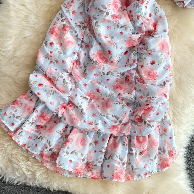 Sanftes Windblumen-Chiffonkleid mit V-Ausschnitt und Fischschwanz in Wickeloptik 3346