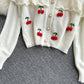 Pullover 1607 mit hohlem Design in Kirsche