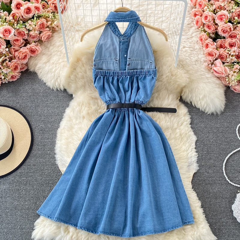 Ärmelloses, mittellanges Denim-Kleid mit offenem Rücken und Revers 3213