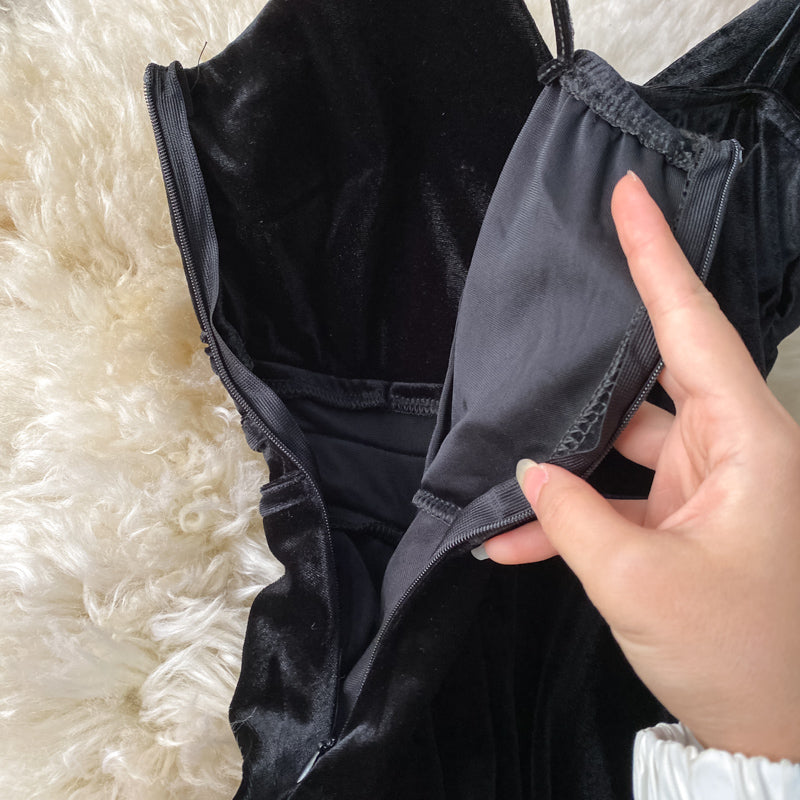 Temperament pleated little man velvet suspender skirt  2763