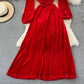 Temperamentvolles, schmales Samtkleid mit V-Ausschnitt und hoher Taille 3089