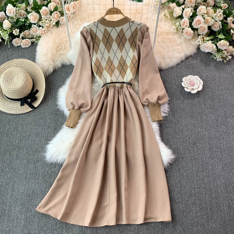 Rundhals-Cord-Strickkleid 3021