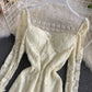 Taillenbund mit eckigem Ausschnitt, langärmliges Rüschenkleid mit Spitzeneinsatz 3148