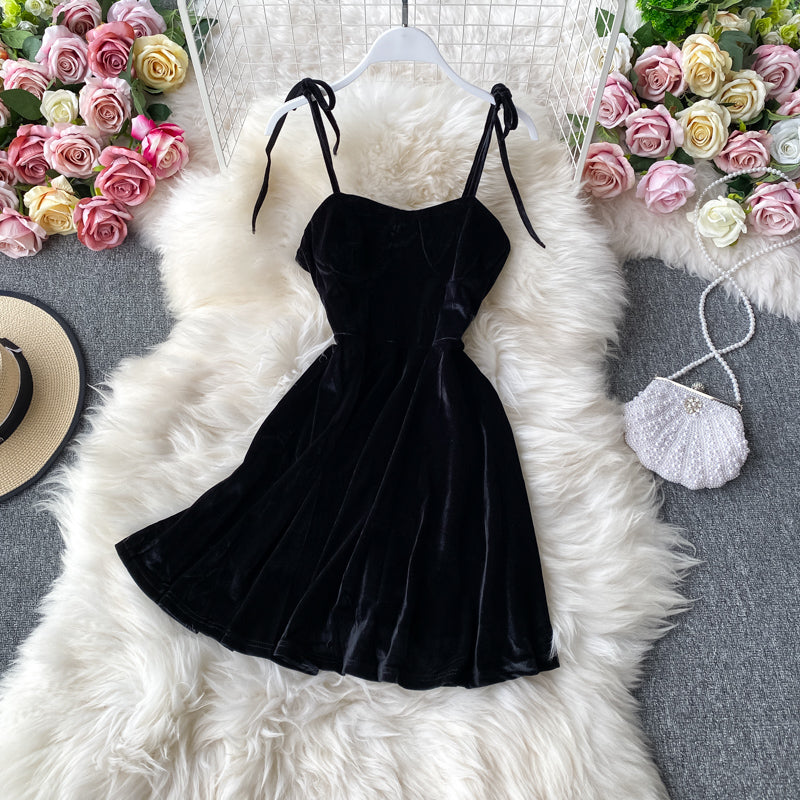 Französisches Vintage Hepburn kleines schwarzes Kleid 2925