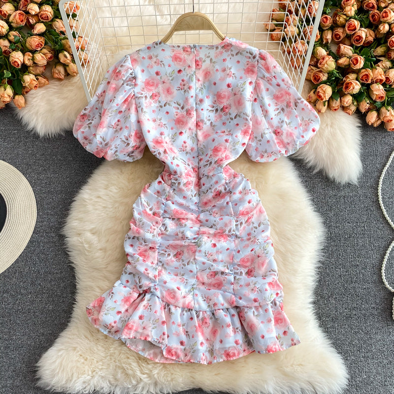 Sanftes Windblumen-Chiffonkleid mit V-Ausschnitt und Fischschwanz in Wickeloptik 3346