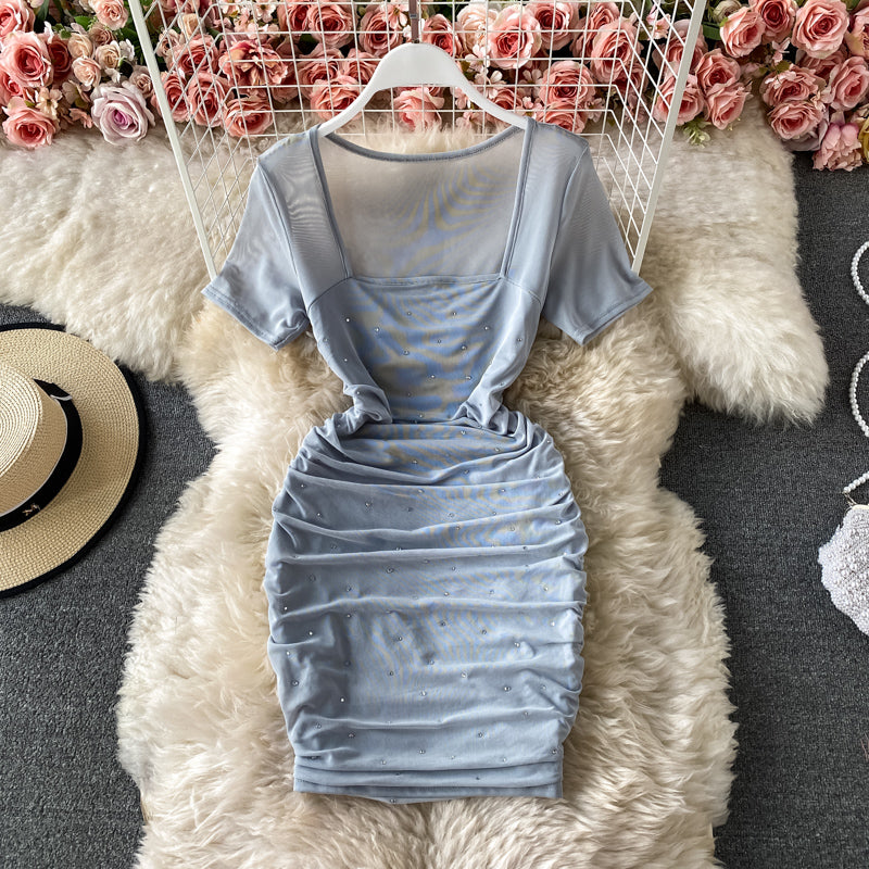 Schlankes, schlankes, plissiertes Hüftwickelkleid mit heißem Bohrer und Mesh 3304