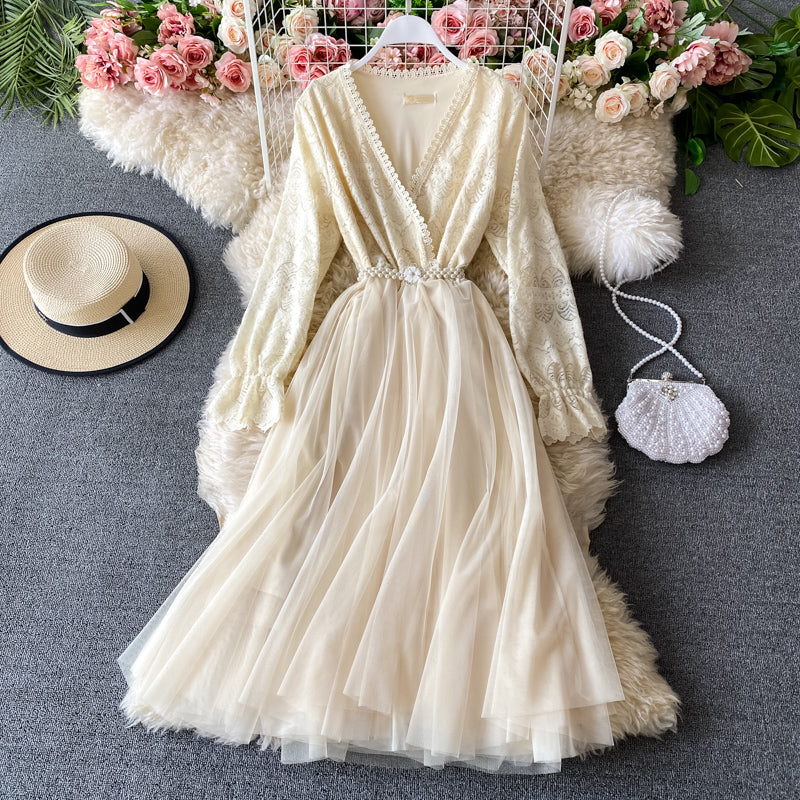 Slim waist long sleeve mesh stitched lace dress  2926