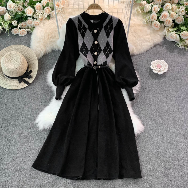 Rundhals-Cord-Strickkleid 3021
