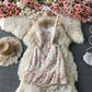 Spitzenbesticktes Blumenkleid mit Strapsen 3313