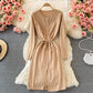 Einreihiges Strickkleid mit Rundhalsausschnitt und Taillen-Pulloverrock 3075