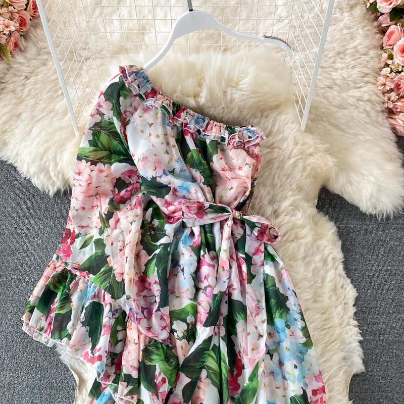 Bedrucktes Kleid 3195 mit schrägem Ausschnitt, einseitig schulterfrei, zum Schnüren