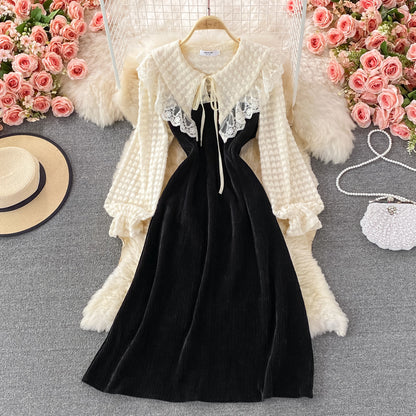 Cordkleid mit Spitzennähten am Puppenhals 3262
