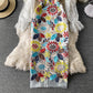 Schmal temperamentvolles, spitzenbesticktes Schlitzkleid mit eckigem Ausschnitt 3418