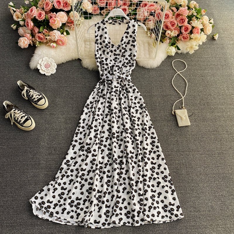 Chiffon-Kleid mit Blumenrock und V-Ausschnitt 3414