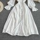Kleid 3354 mit hoher Taille, schmalen Schaumstoffärmeln und eckigem Ausschnitt