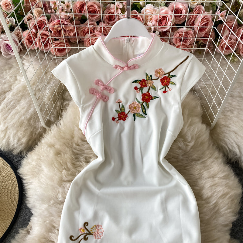 Cheongsam skirt retro stand collar buckle plum blossom embroidery  2754