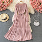 Französisches Promi-Temperament Rundhals-Faltenkleid 3341