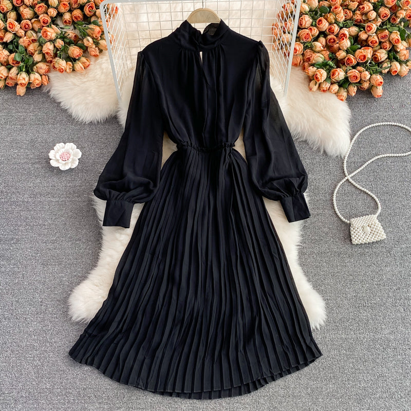 Slim waist, medium length Pleated Dress, long sleeve  2997