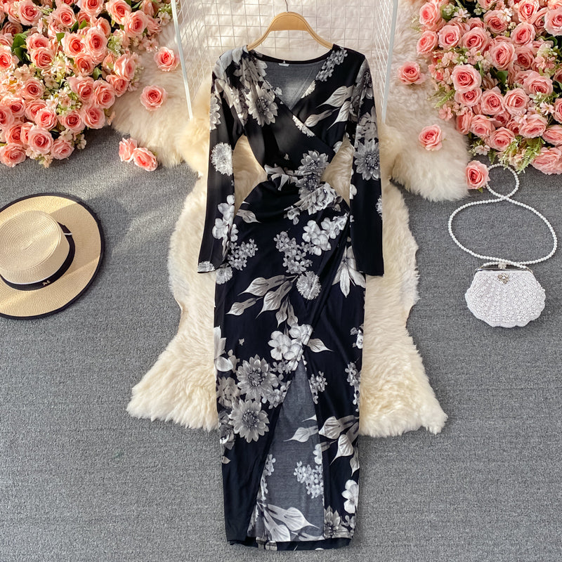 Temperamentvolles, sexy, geteiltes, schmales Wickelkleid mit V-Ausschnitt und Hüfte 2910