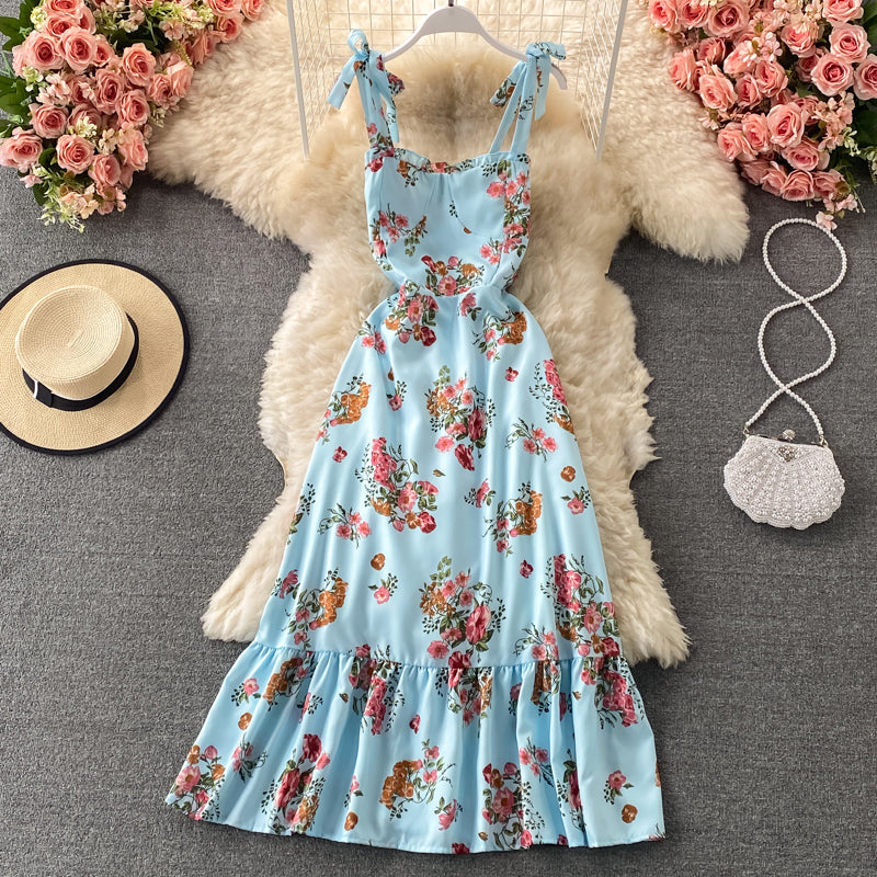 Geblümtes, mittellanges Rüschenkleid mit Fliege 3316