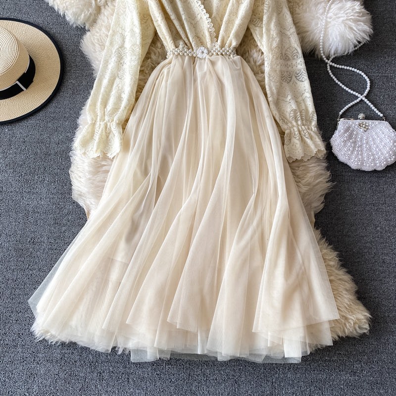 Slim waist long sleeve mesh stitched lace dress  2926