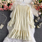 Französisches Langarmkleid mit V-Ausschnitt und Rüscheneinsatz aus Spitze 3146