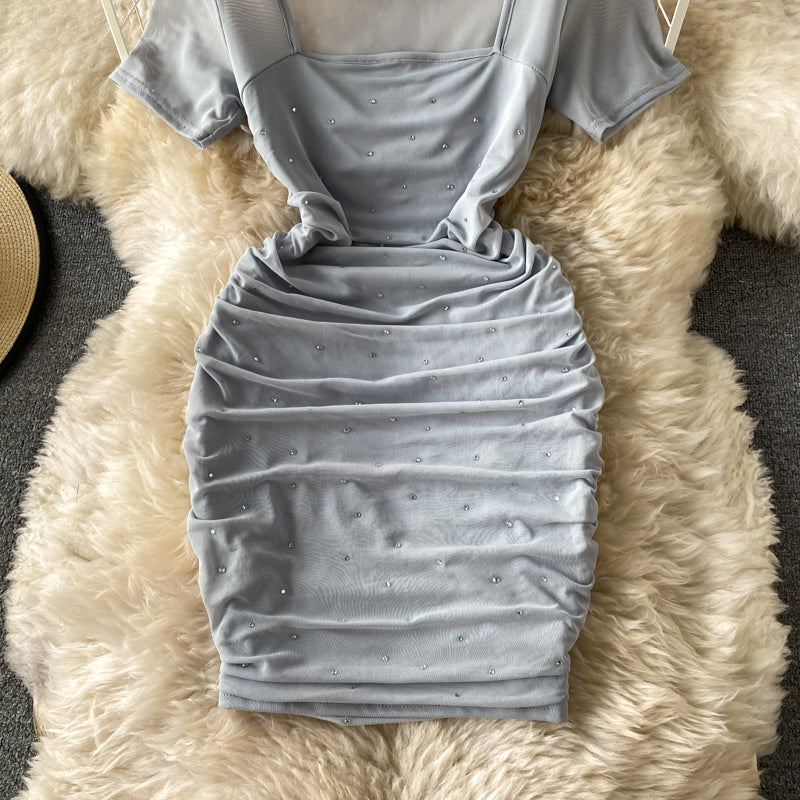 Schlankes, schlankes, plissiertes Hüftwickelkleid mit heißem Bohrer und Mesh 3304