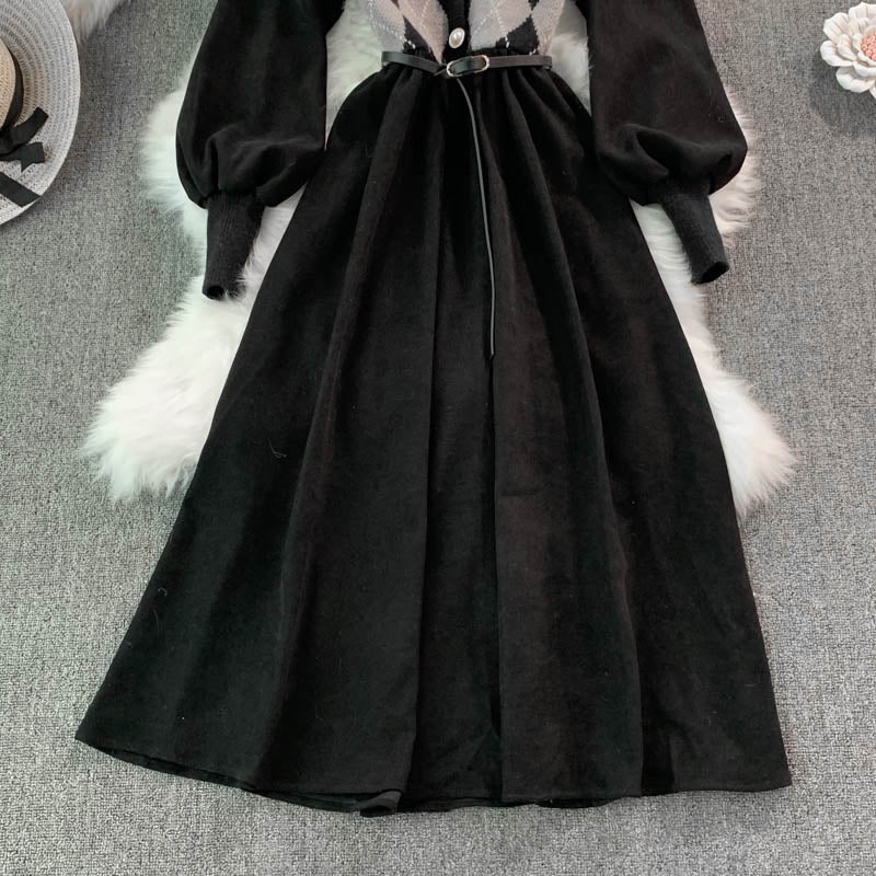 Rundhals-Cord-Strickkleid 3021