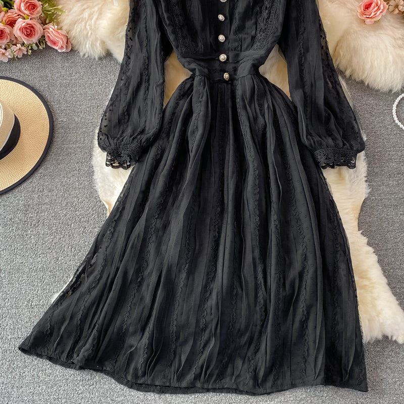 Netzkleid mit V-Ausschnitt und hoher Taille aus Spitze 3230