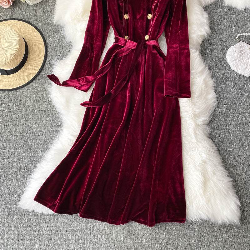Puppenrevers-Goldknopf-Schmalkleid, großes Swing-Samtkleid 3144