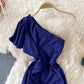 Sexy rückenfreies Kleid mit Rüschen und diagonalem Ausschnitt 2974