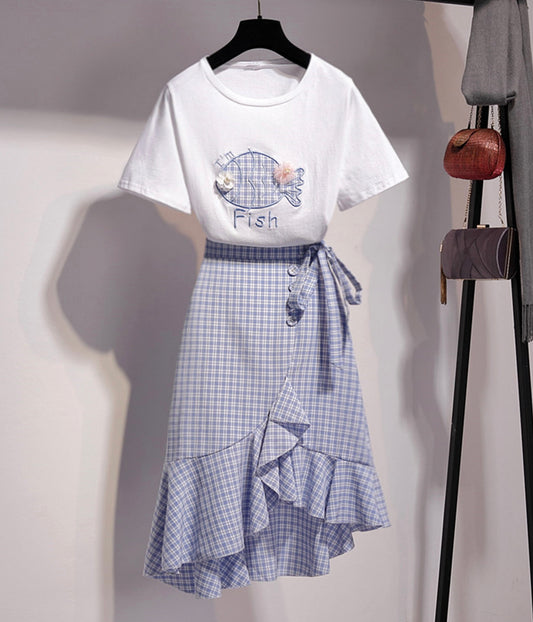 White fish T shirt + plaid skirt  1277