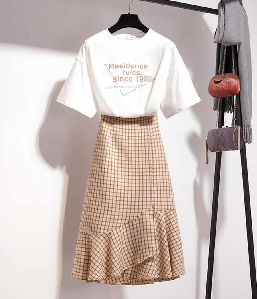 Weißes T-Shirt + karierter Rock 1273 