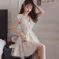 Süßes kurzes Kleid aus Spitze mit V-Ausschnitt, Modekleid 1081