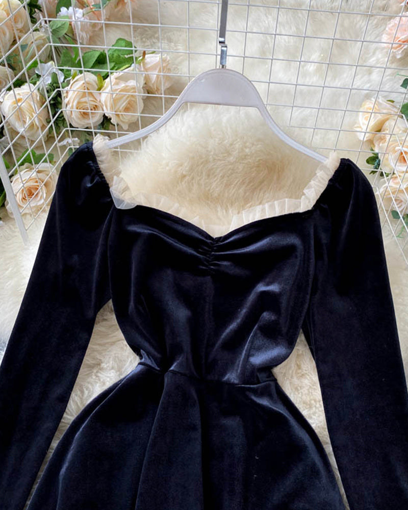 Black velvet long sleeve dress  1021
