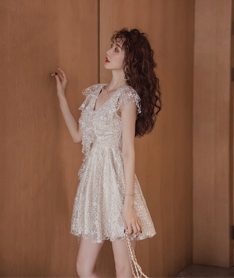 Süßes kurzes Kleid aus Spitze mit V-Ausschnitt, Modekleid 1081