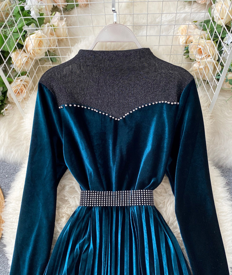 Elegant velvet long sleeve dress  1001