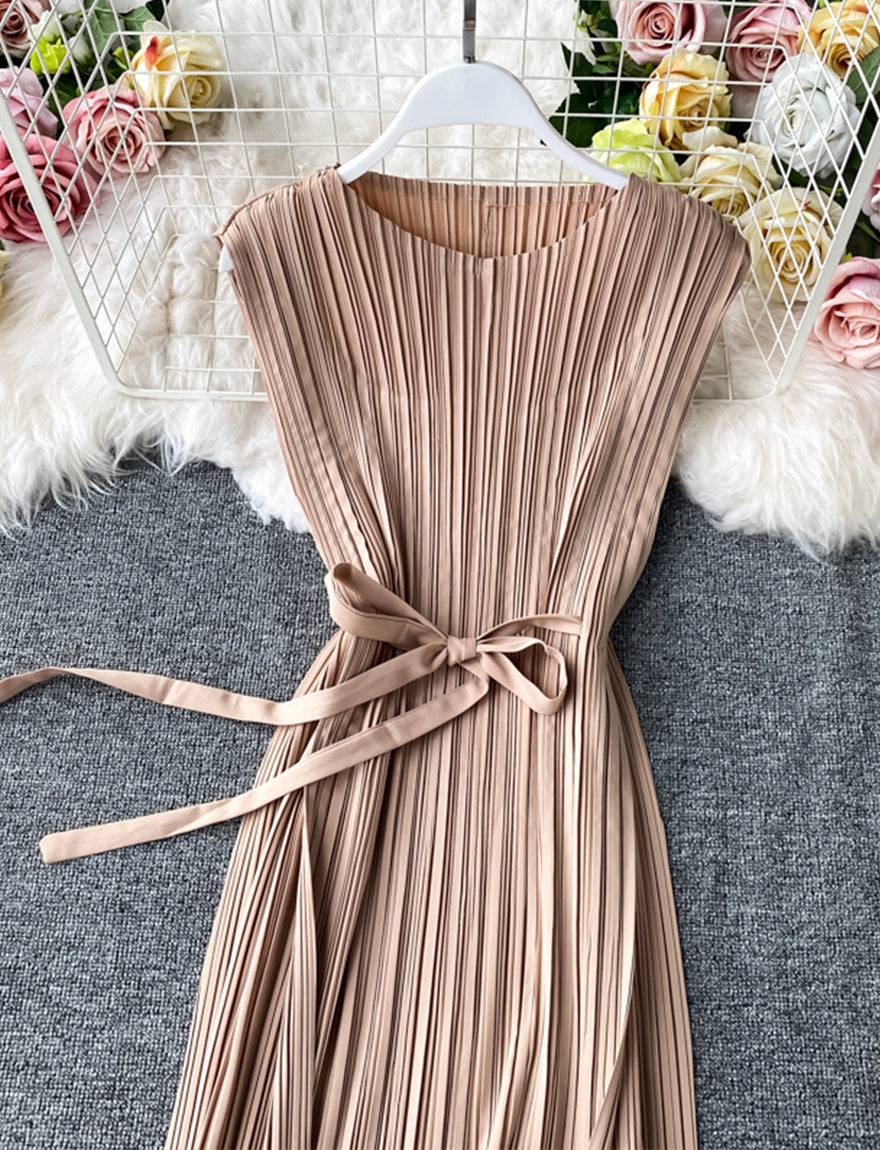 A line sleeveless pleated dress women's dress  1170