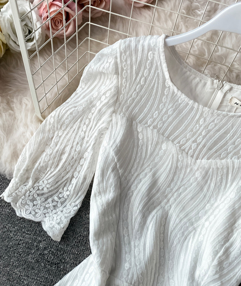 Robe en dentelle blanche à la mode 1075