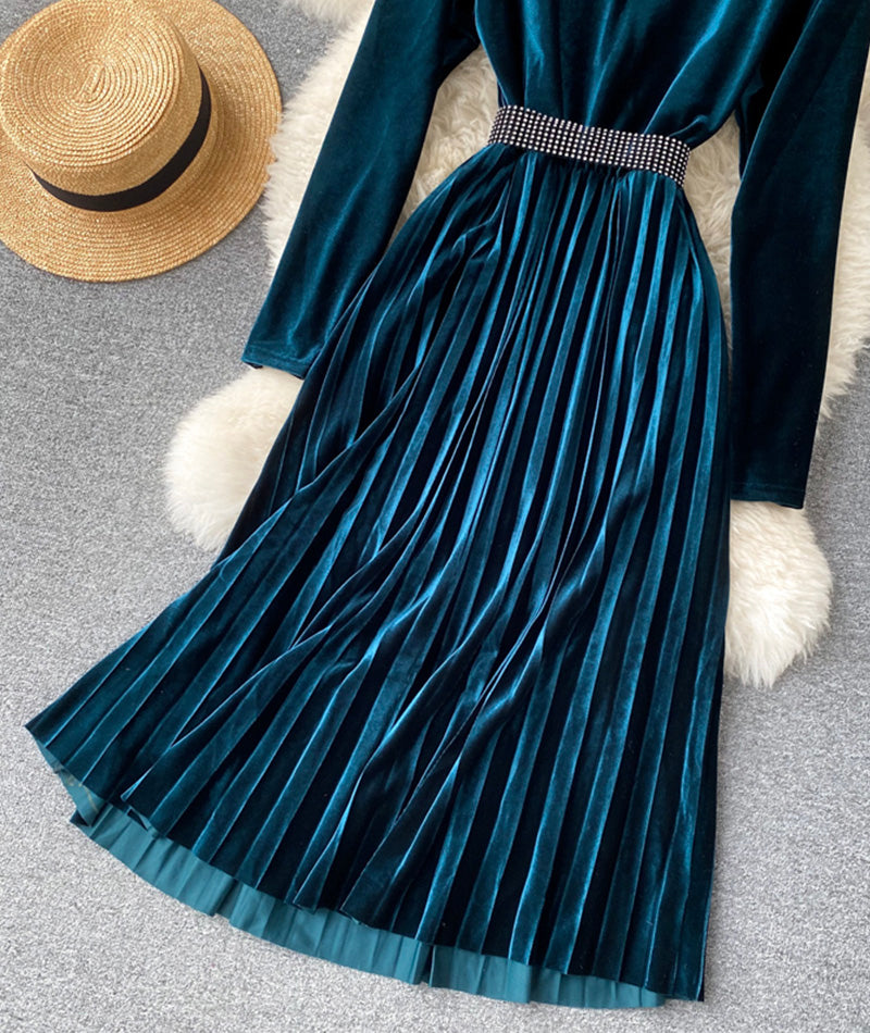 Elegant velvet long sleeve dress  1001