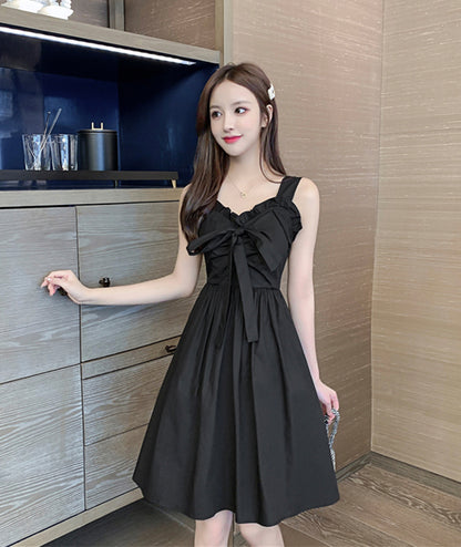 Schwarzes, kurzes Kleid mit Herzausschnitt, Mode-Mädchenkleid 1077 