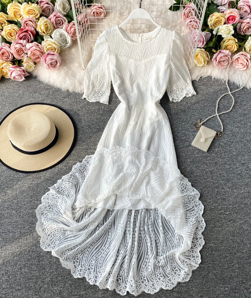 Robe en dentelle blanche à la mode 1075