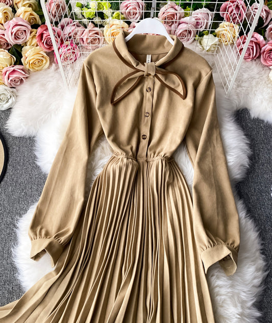 Stilvolles Herbstkleid mit langen Ärmeln A-Linienkleid 984